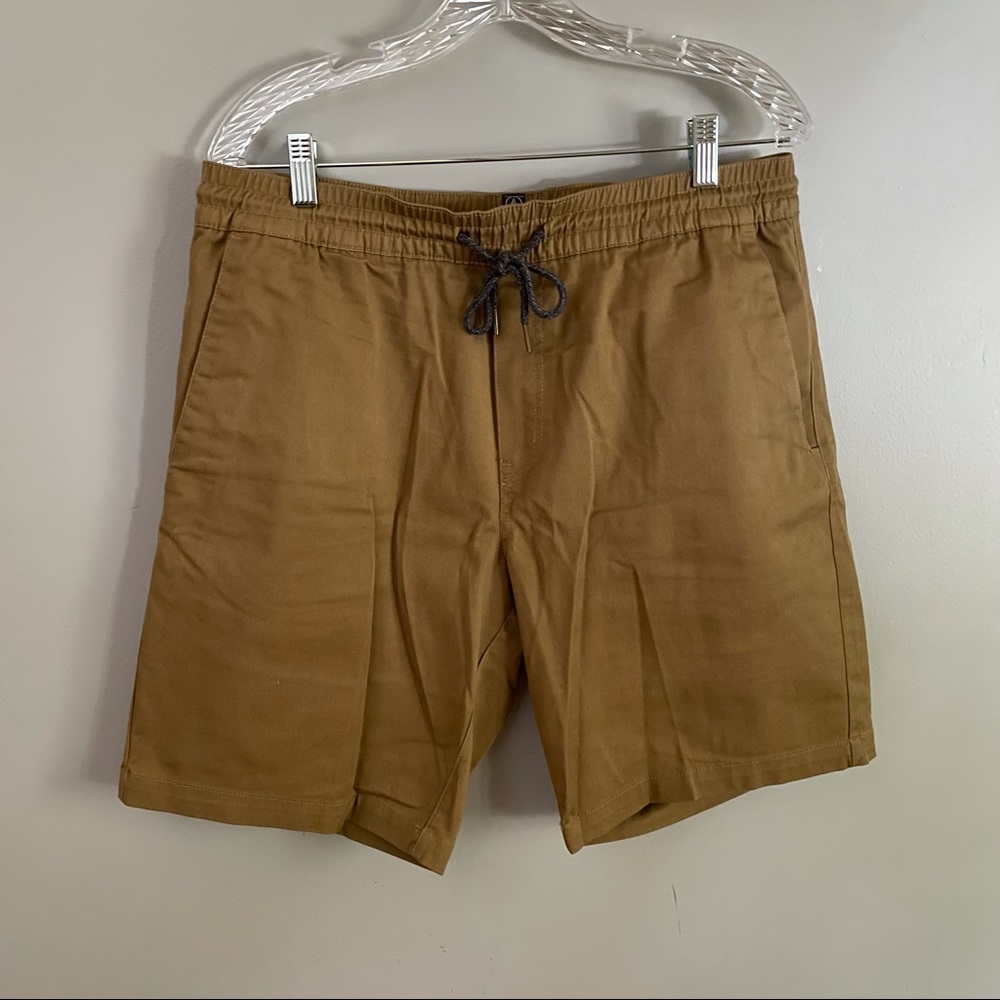 VOLCOM  ELASTIC WAIST SHORTS - DARK KHAKI